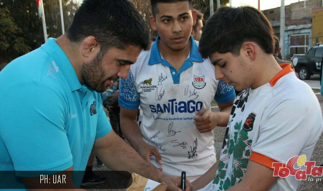 Los Pumas visitaron el Hospital de Niños