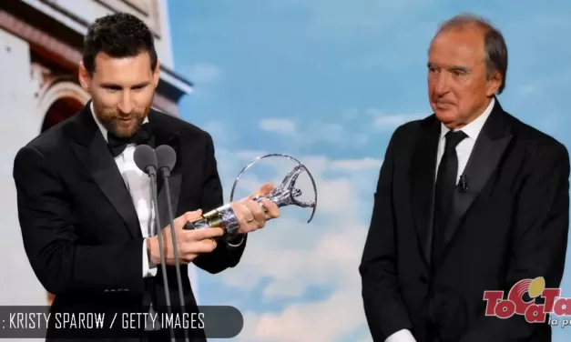 Porta le entregó a Messi el premio Laureus